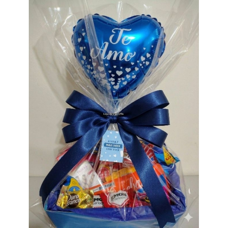 Cesta de chocolate guloseimas tamanho M cesta de presente, namorados, aniversário, páscoa, dia das mães em Oferta na Shopee