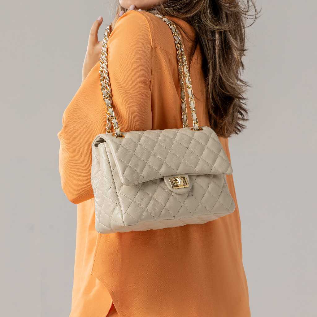 Imagem Bolsa Feminina Couro Legítimo Vittal Barbara Design Matelassê Off White