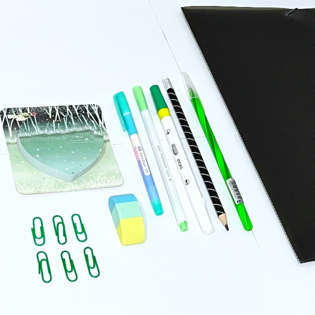 Kit Papelaria Completo ✨ Bloco Adesivo, Canetas, Lápis, Borracha, Fita Corretiva e Marca-Texto 🎁 Diversas Cores em Oferta na Shopee