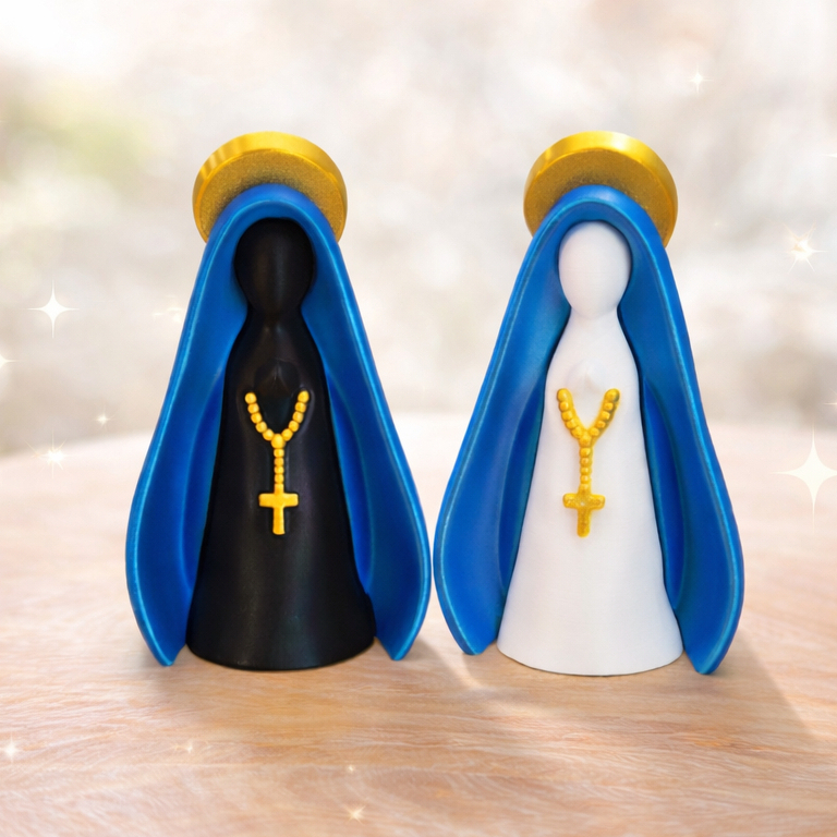Escultura Decorativa Nossa Senhora Aparecida Com Manto Azul e Terço Dourado Mini Imagem