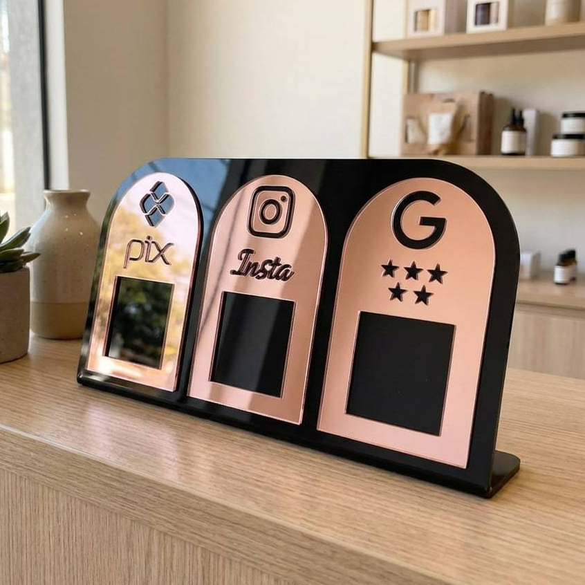 Placa Display Mesa Balcão Acrílico Espelhado 28x15cm Suporte QR Code Pix Instagram Google Avaliações Premium Elegante