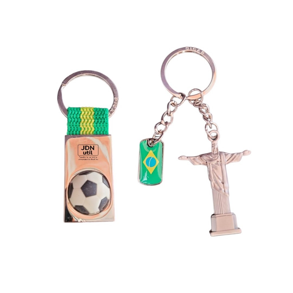 Kit Chaveiro Cristo Redentor com Bandeira e Chaveiro de Bola Futebol Metal Souvenir Brasil Presente