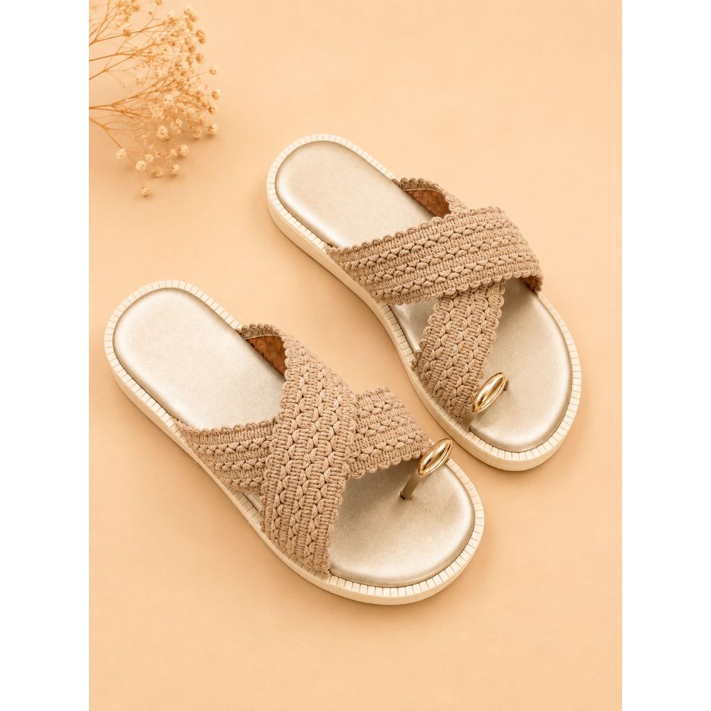 Sandália Feminina Papete Birken Flat com detalhe dourado no dedo tiras confortavel antiderrapante