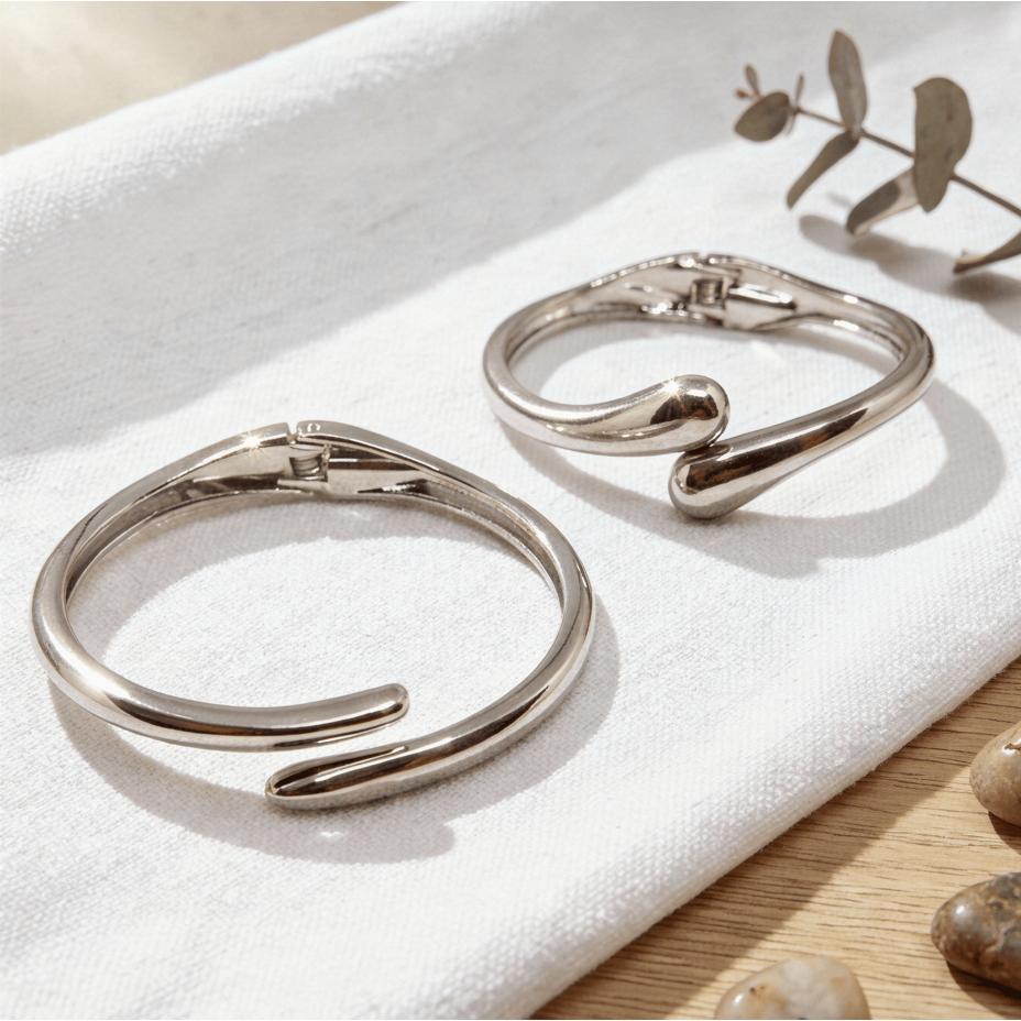 Kit 2 Pulseira Feminina Bracelete Luxo prata Semi Joia Estilo Elegância Moda Mulher Presente