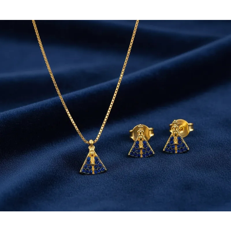 CONJUNTO BRINCO E COLAR  NOSSA SENHORA APARECIDA CRAVEJADO  MANTO AZUL FOLHEADO A OURO 18K