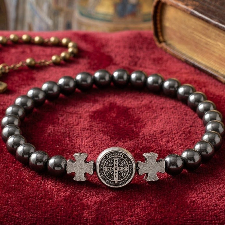 Pulseira Elastico Hematita Medalha de São Bento Nsa Senhora Aparecida