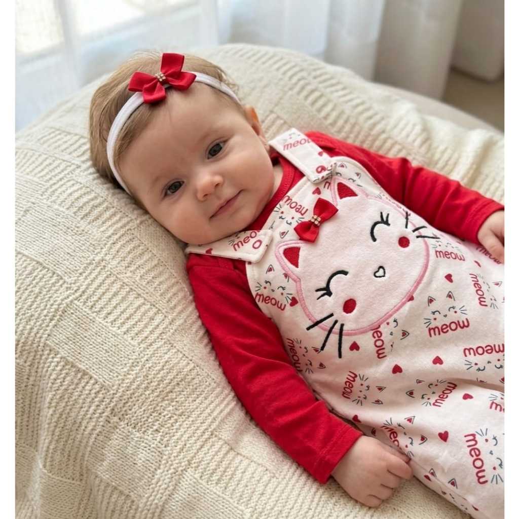 Roupa Macacão Manga Longa Kids Menina Bebê Jardineira com Body Manga Longa Bordado Cat Maya Vermelha
