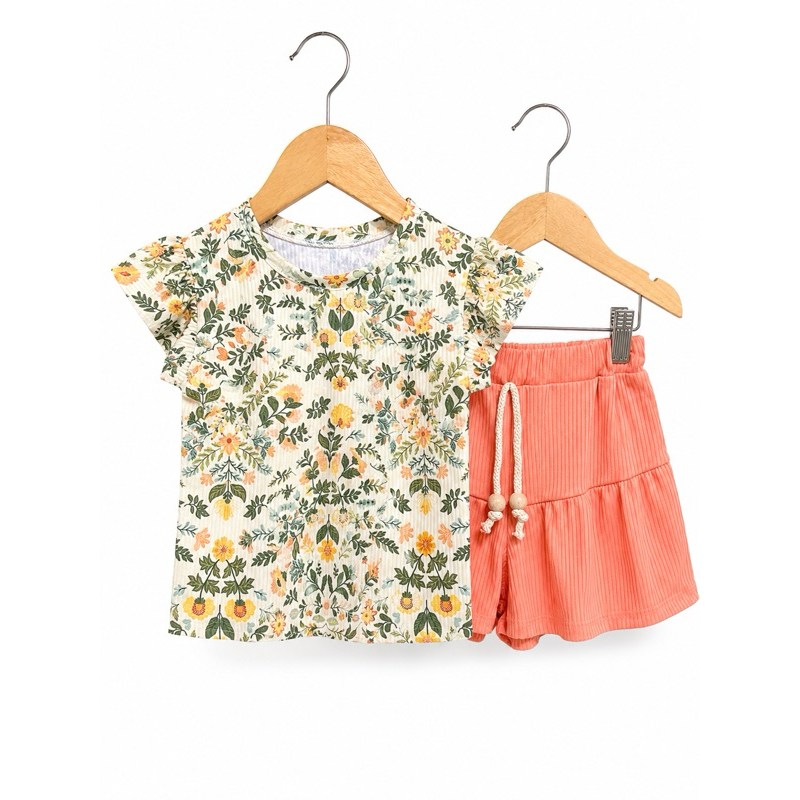 Conjunto Infantil Feminino Floral em Malha Canelada | Blusa Estampada e Shorts Coral