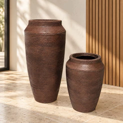Kit 2 Vasos Jarro Tailandês Texturizado P e M em Polietileno para Sala Jardim e Área Externa