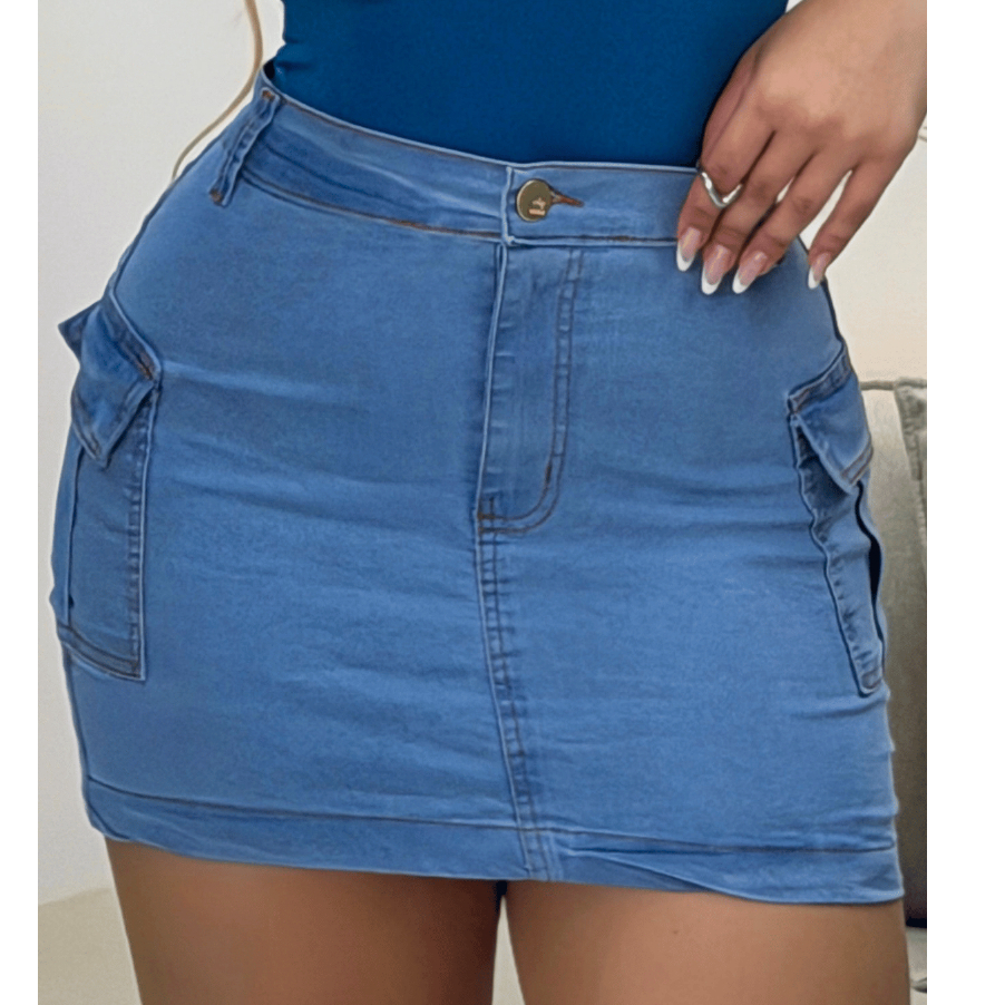 Saia Jeans Cargo Feminina Com Lycra Cintura Alta Modeladora Bolsos Laterais Curta Azul.
