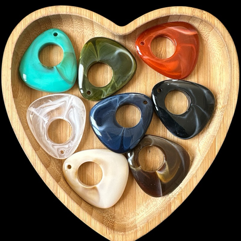 10 ou 20 pçs pingente em resina para brincos colares e outros artesanatos em Oferta na Shopee