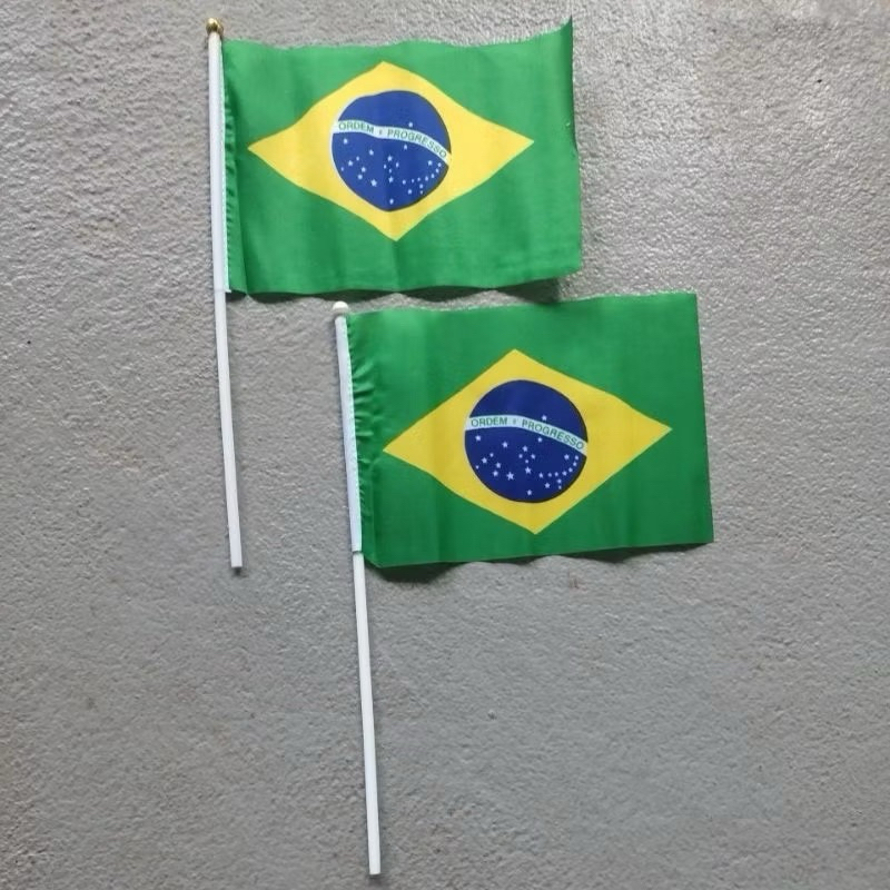 KIT BANDEIRA TECIDO COM HASTE | TAM.: 14X21CM | 10, 20, 30, 40 E 50 PEÇAS | BANDEIRA DO BRASIL MÃO COPA DO MUNDO BANDEIR
