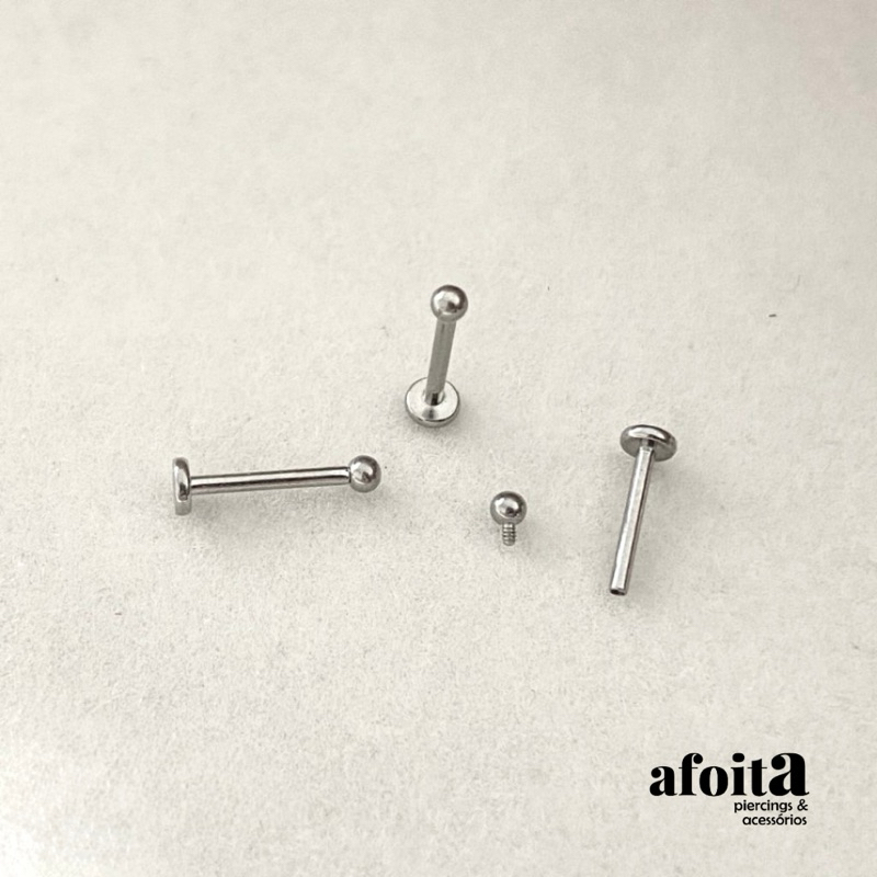 Kit Piercing Bolinha 2mm em Aço Cirúrgico Prateado (para tragus, helix, labret, lóbulo, conch, etc)