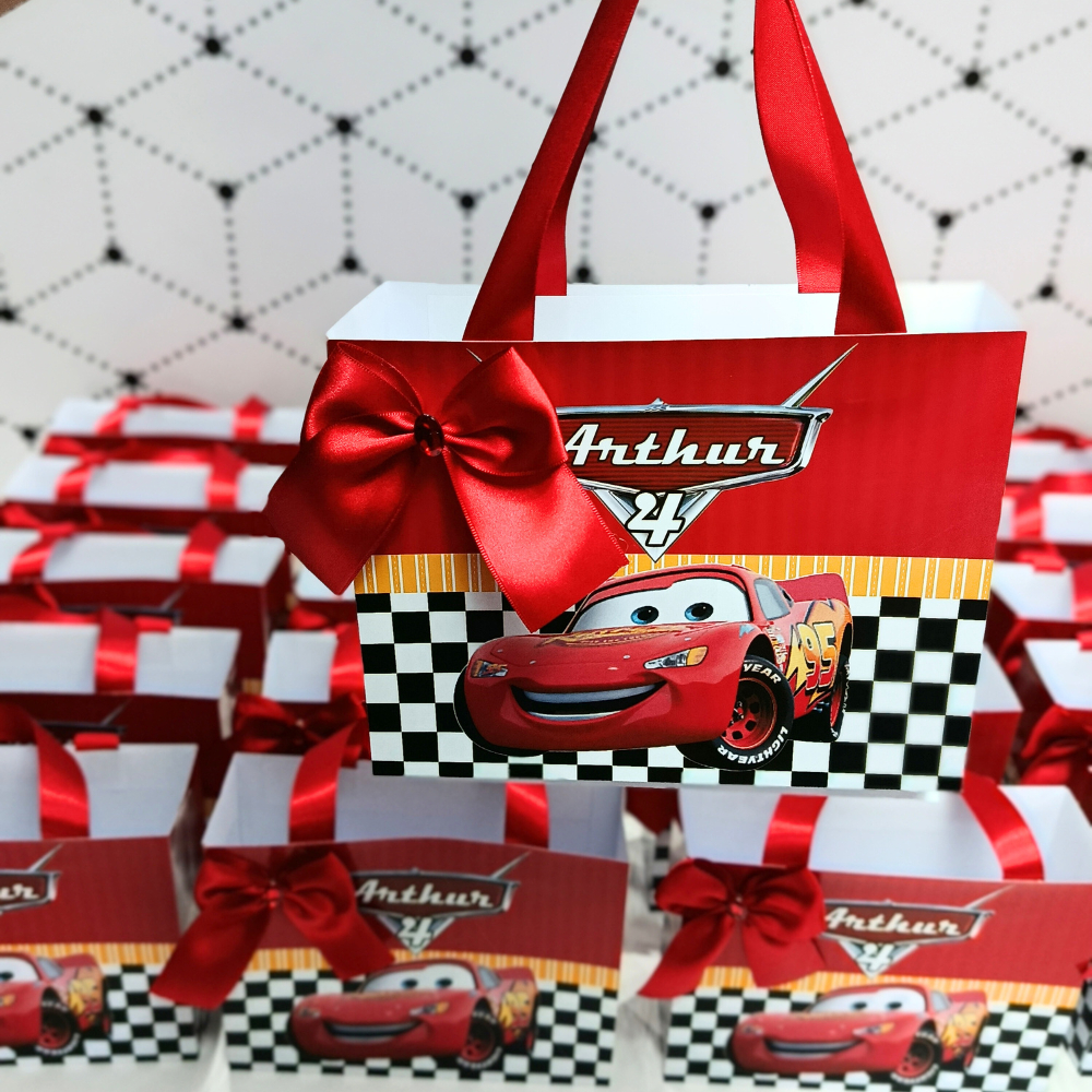 Sacolinha Surpresa 20x15 Tema Carros Personalizada com Alça e Laço de Cetim