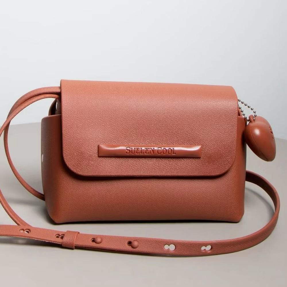 Bolsinha Feminina Pequena Suellen com Coração – Clutch, Necessaire Porta Maquiagem