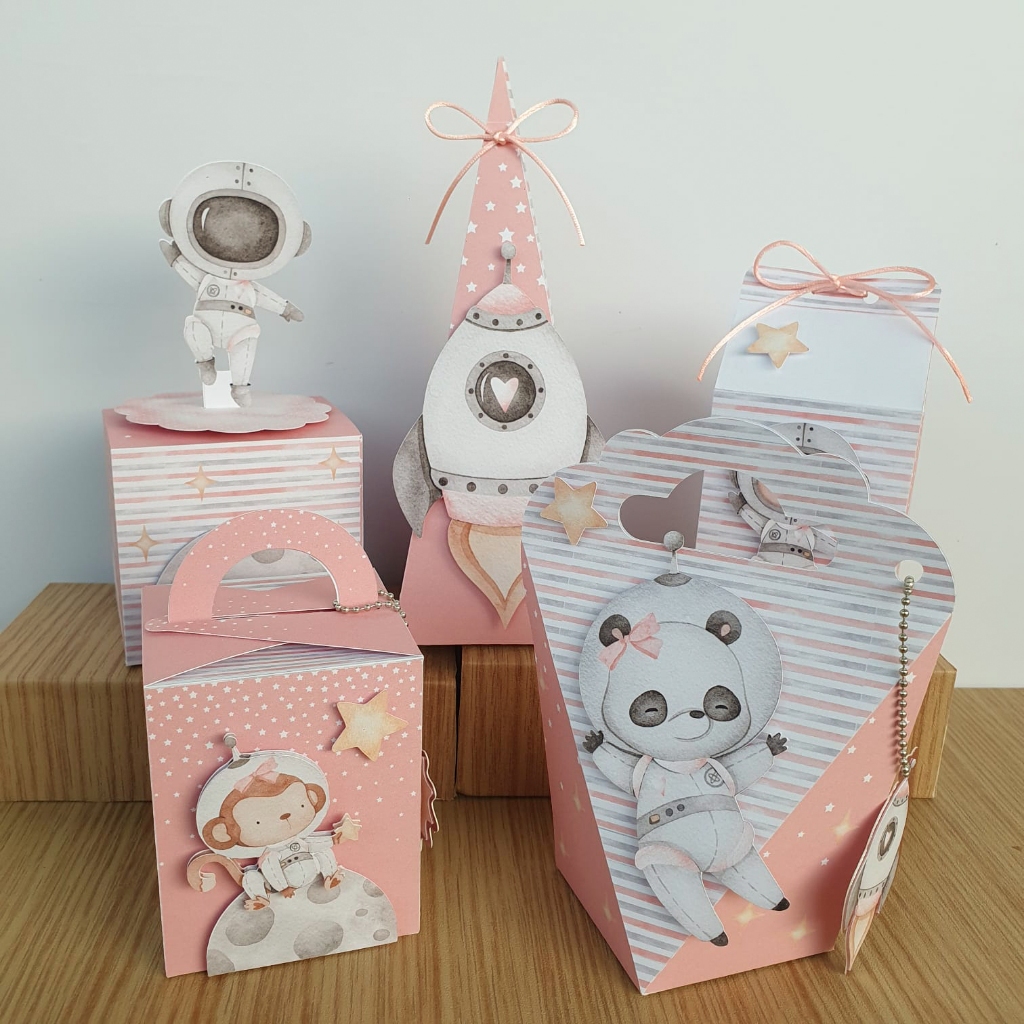 Kit Festa Personalizadas Astronauta Rosa - Pegue e Monte Lembrancinhas Caixinhas de Aniversário/Baby