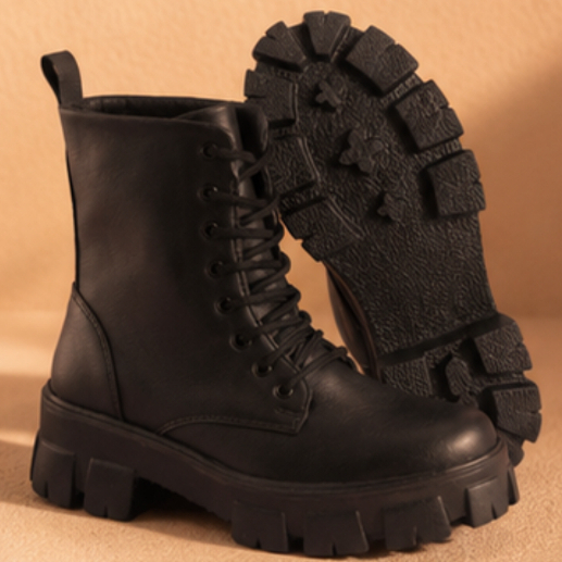 Bota Feminina Tratorada Salto Bloco Baixo Bico Redondo Inverno Coturno