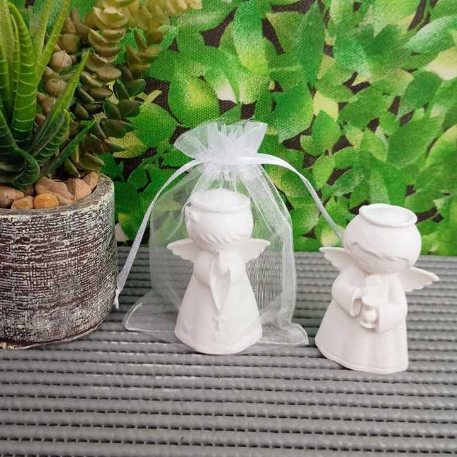 Kit Anjo Resina 7,5X5 + Saquinho Organza Religioso Lembrancinha Artesanato Decoração