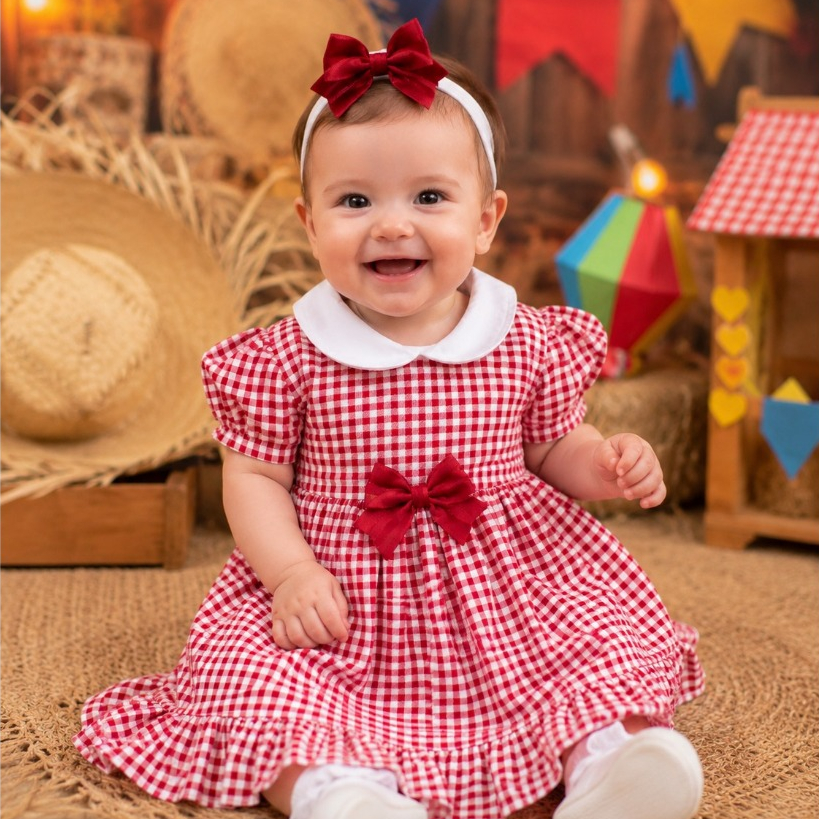 Vestido Bebê Infantil Xadrez Vermelho Festa Junina Babado com Laço e Faixa de Cabelo