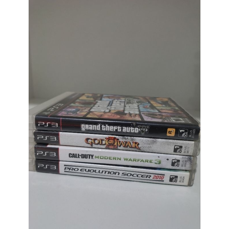 4 jogos originais Ps3 God of war pes call of duty e gta