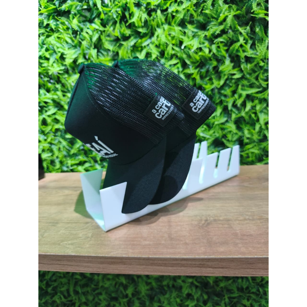 Suporte Organizador de Bonés em Acrílico 2mm | Porta Bonés para Prateleira | Capacidade até 7 Bonés — imagem 2 de 2