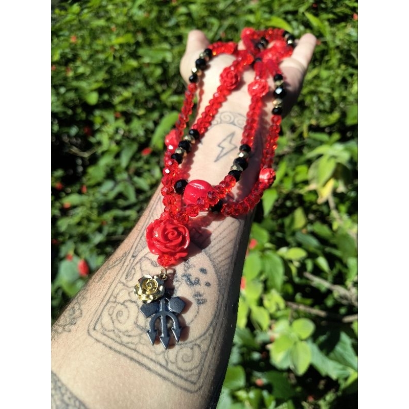 Guia de pomba gira Maria Padilha / Rosa vermelha / sete saias / pomba gira menina / Maria mulambo / cabaré / Exu