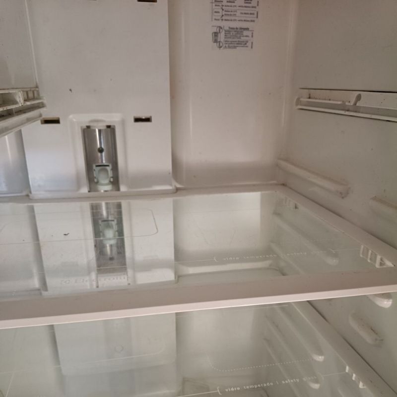 Prateleira de vidro temperado do refrigerador Electrolux df80.