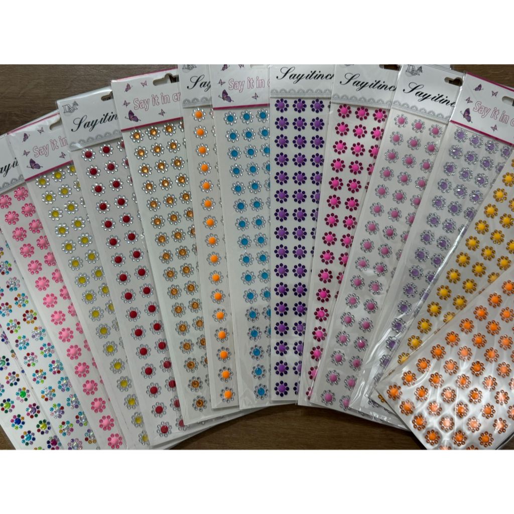 Kit 10 Cartelas Flor Strass Sortido C/ 960 adesivos - Pet Shop Artesanato e Personalização