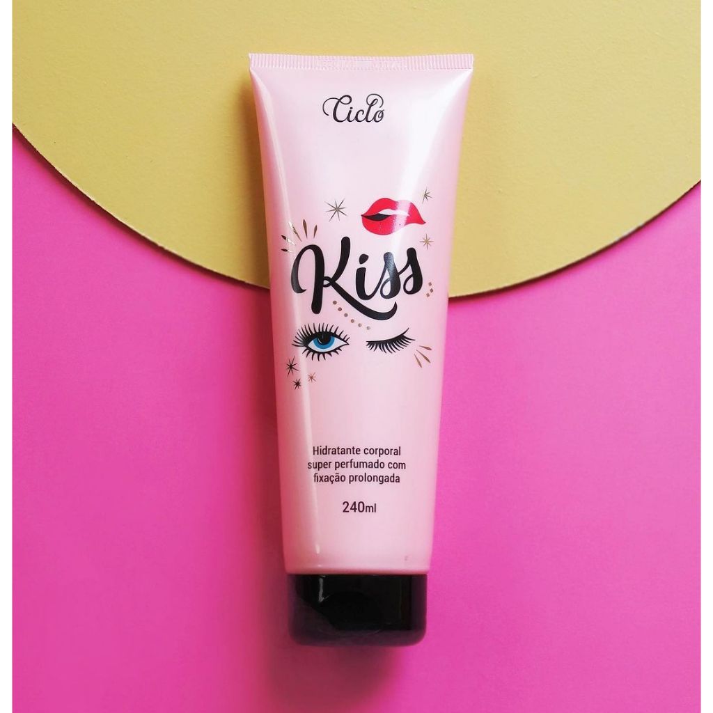 Creme Loção Hidratante Kiss 240ml – Creme Corporal Perfumado Feminino com Hidratação Intensa e Toque Aveludado