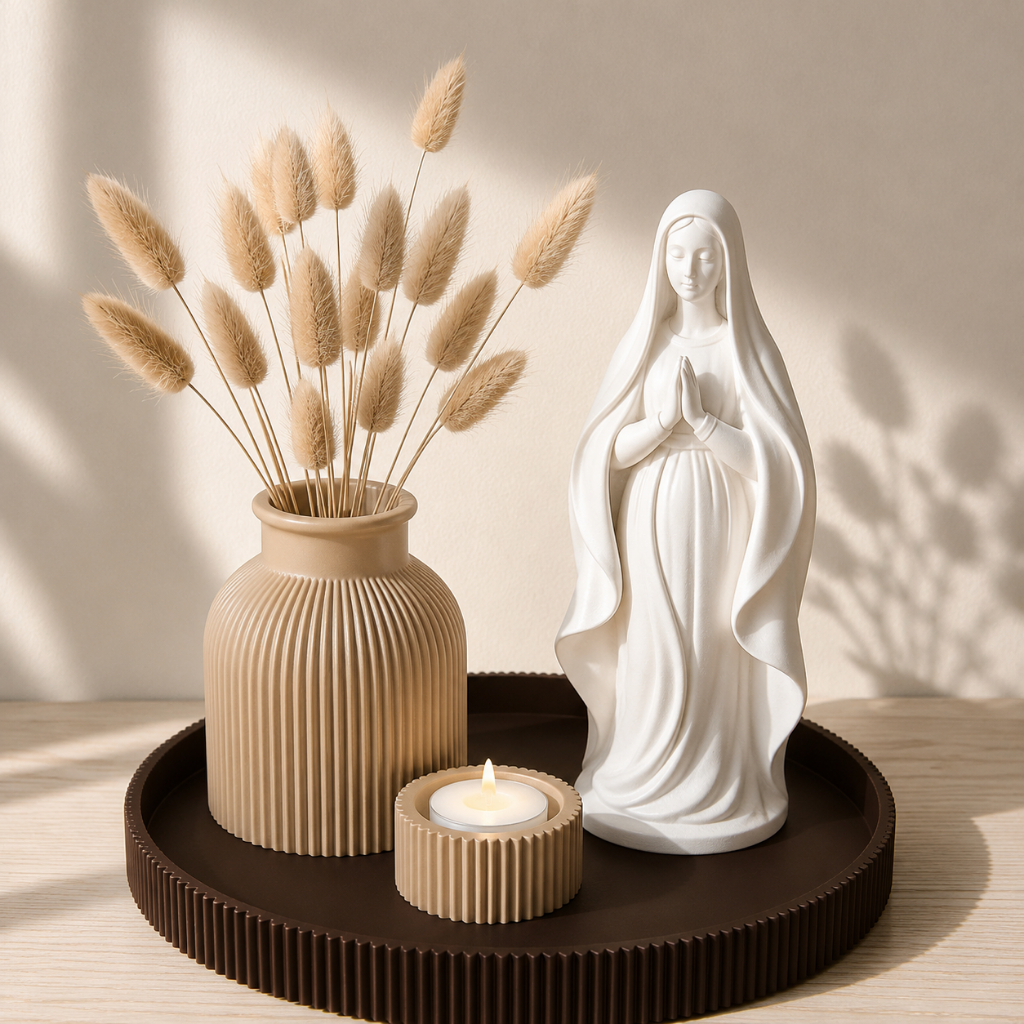 Kit Decorativo Nossa Senhora Cantinho de Oração Vaso Porta Vela Decoração Religiosa