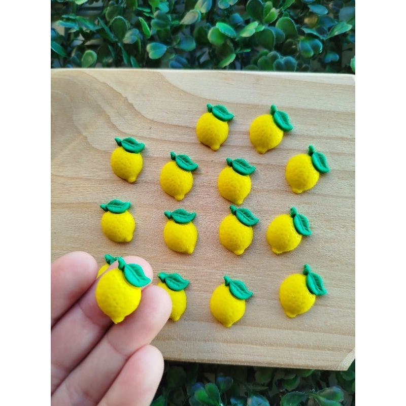 Aplique Mini limão de pasta americana 15und