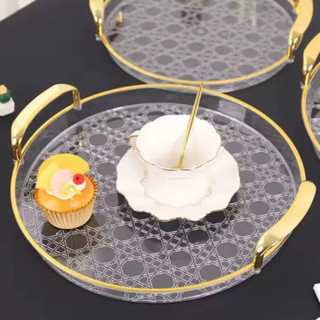 Bandeja Decorativa Acrílica com Detalhes e Alça Dourada Redonda