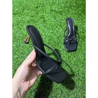 Sandália Feminina Salto Taça 6cm com Tiras Finas Preta Bico Quadrado Elegante Confortável Moda Festa Lançamento 2026