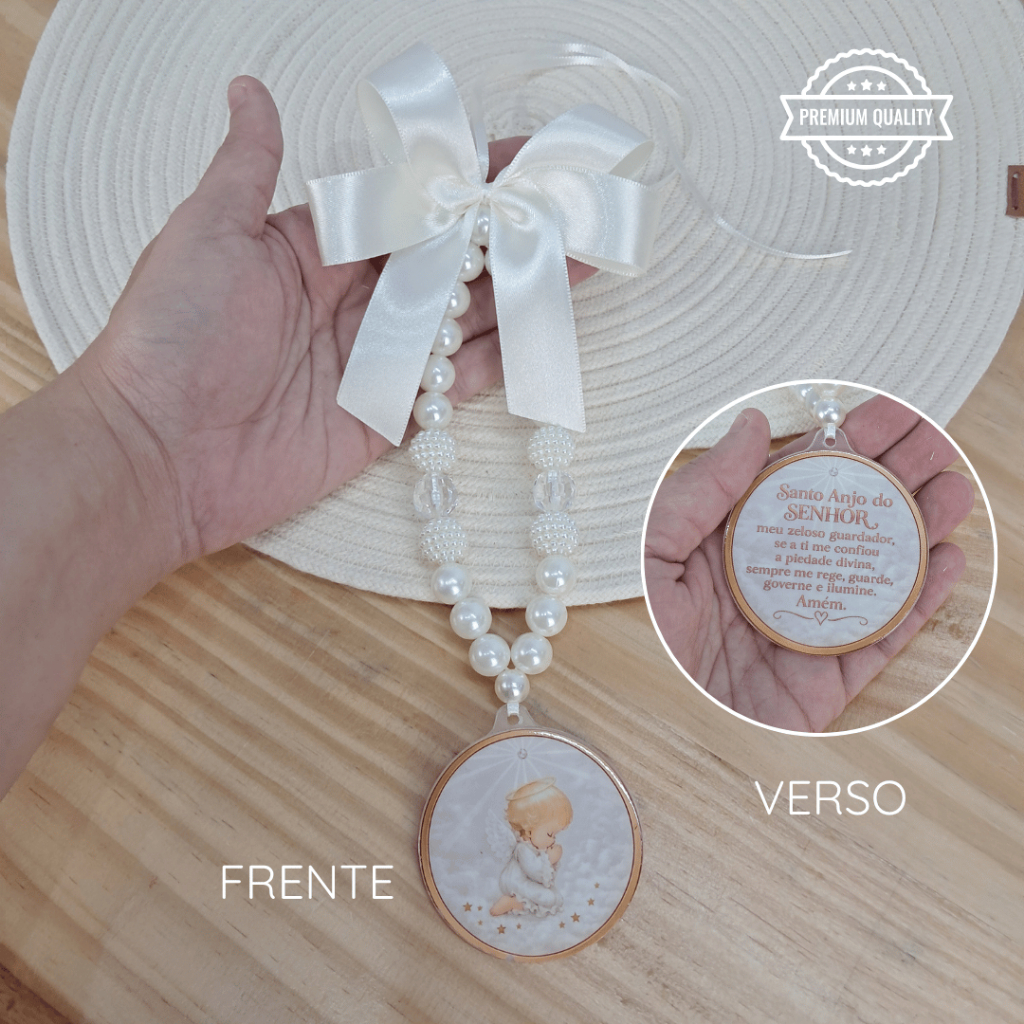 Medalhão para Berço Bebê Anjo da Guarda com Oração Santo Anjo Pérolas Presente Batizado