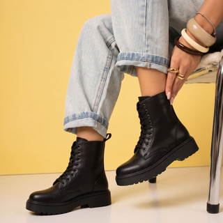 Bota Coturno Feminino Preto Sola Reta Confortável Blogueiras Casual Estiloso Streetwear Militar