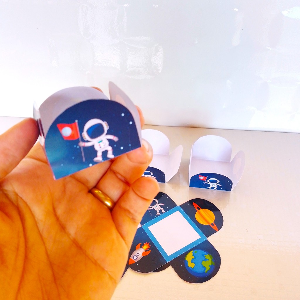 Forminha de Doces Astronauta Personalizada – Festa Infantil Lembrancinha Aniversário