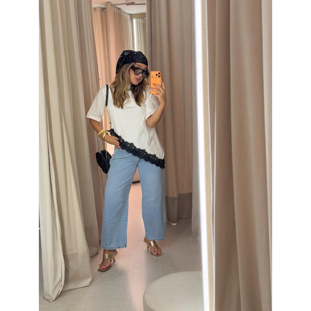 Blusa Feminina Assimétrica  com Detalhe em Renda 100% Algodão Elegante Sofisticada Versátil Confort