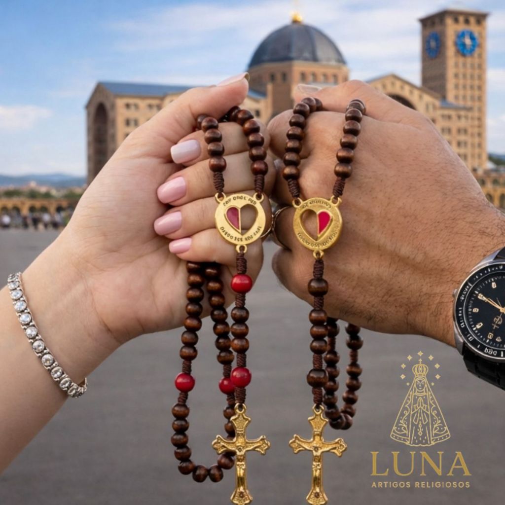 Terço Católico do Casal Em Madeira Com Medalha em Metal “POR ONDE FOR QUERO SER SEU PAR”