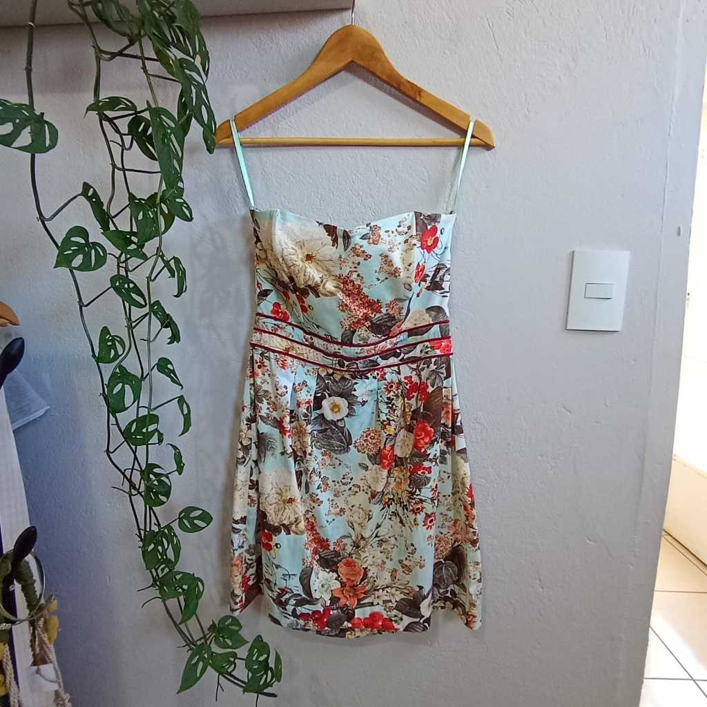 Vestido antix tomara que caia floral - Tamanho G na etiqueta mas veste M