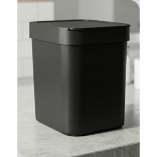 Lixeira Cesto de Lixo Com Tampa 5L Preto Plastico Soprano em Oferta na Shopee