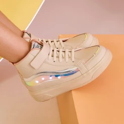 Tênis de Led Infantil Menina Cano Alto com Faixa Holográfica Pampili