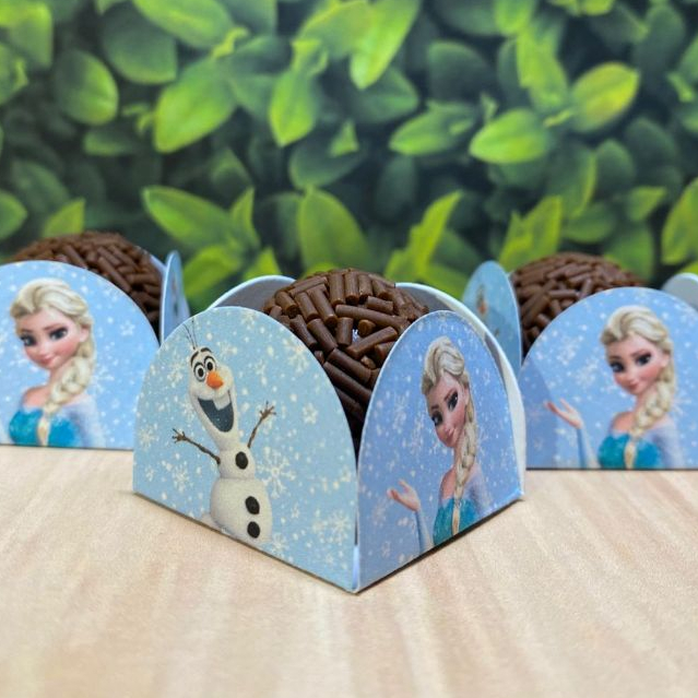 50 forminhas personalizadas 4 pétalas de doce brigadeiro festa aniversário Frozen