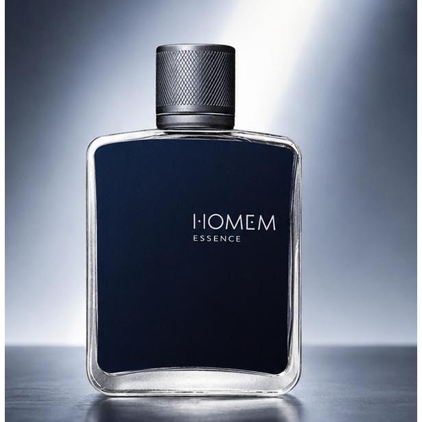 Perfume Homem Essence: Frescor Marcante com Rastro de Respeito.