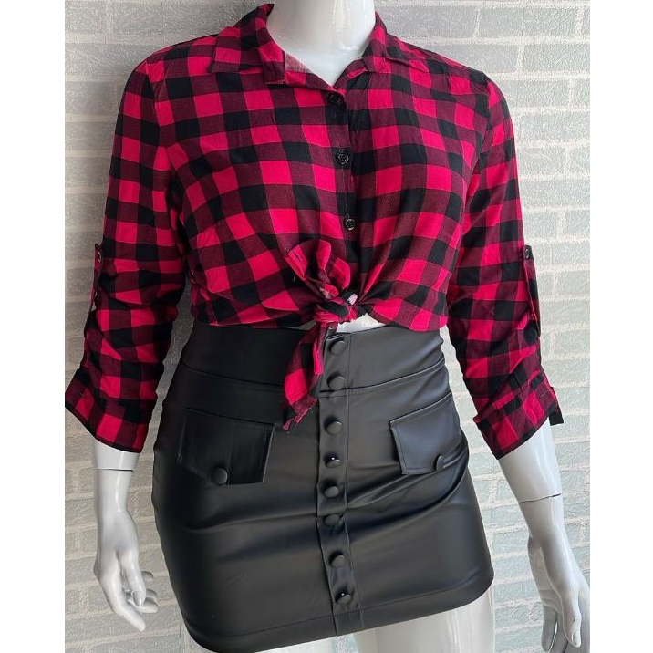 Conjunto plus size Shorts saia couro botões + Camisa plus size xadrez manga longa plus size