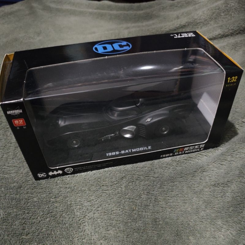 Batmóvel Batman 1989 Oficial Escala 1:32 Die-Cast Metal com Portas e Armas Retráteis