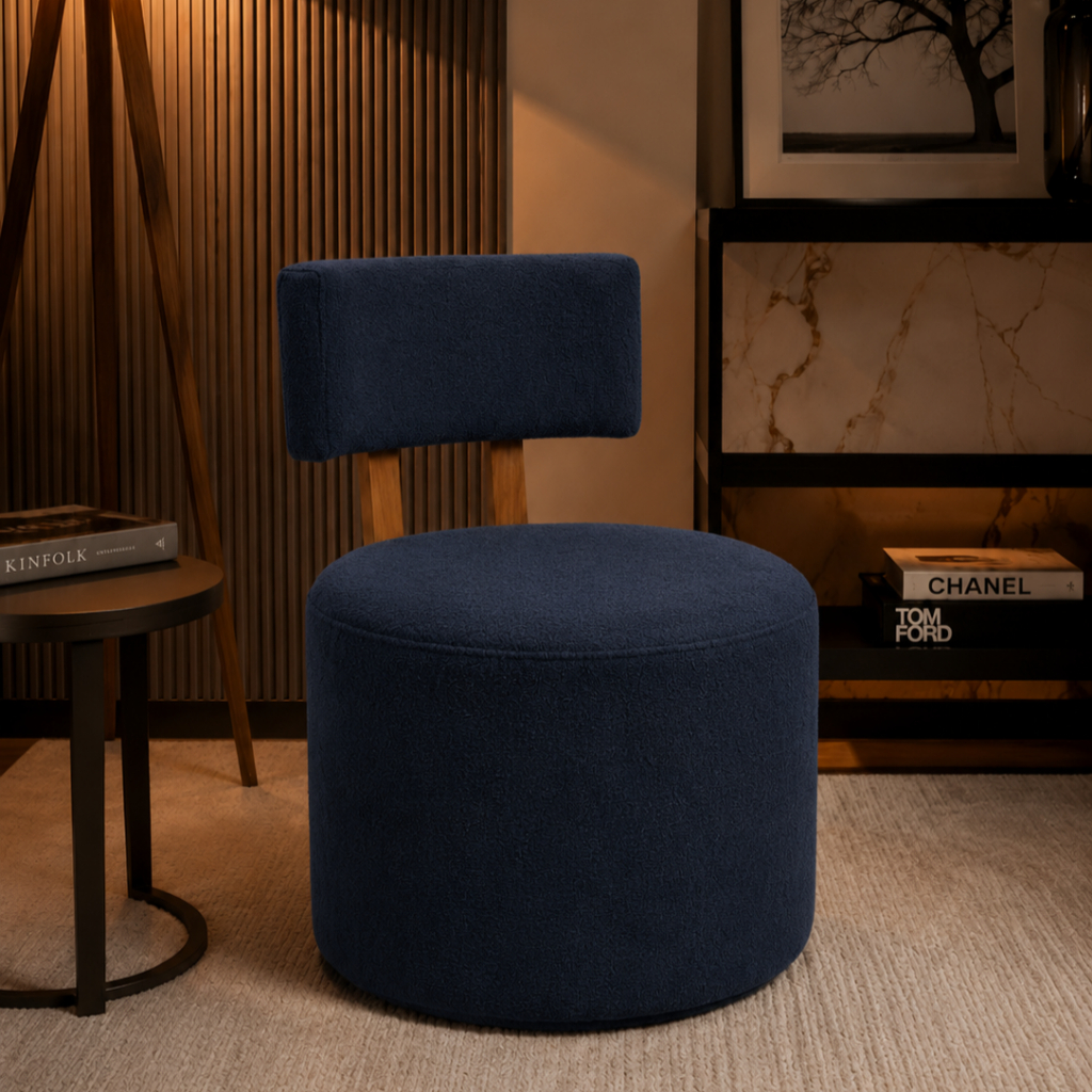 Poltrona Liz Luxuosa Tecido Bouclê Diversas Cores Estrutura em Madeira Maciça Nature Preto Sala Estar Recepção - AV