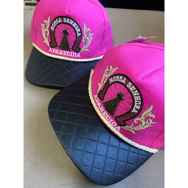 BONÉ NOSSA SENHORA COUNTRY RODEO ADULTO ROSA ABA DE COURINO