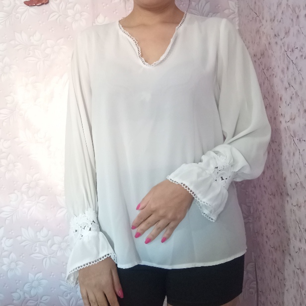 Blusa Feminina Branca Manga Longa Elegante com Renda Social Tamanho M/ brecho desapego