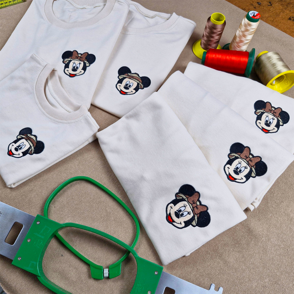 Camiseta Disney Safari Bordada | Familia | Cor Palha | Venda Individual | Leia a Descrição