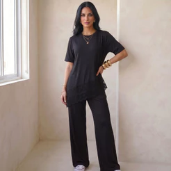 Conjunto de Calça Pantalona e Max Blusão Tee com Detalhe Assimétrico com Renda